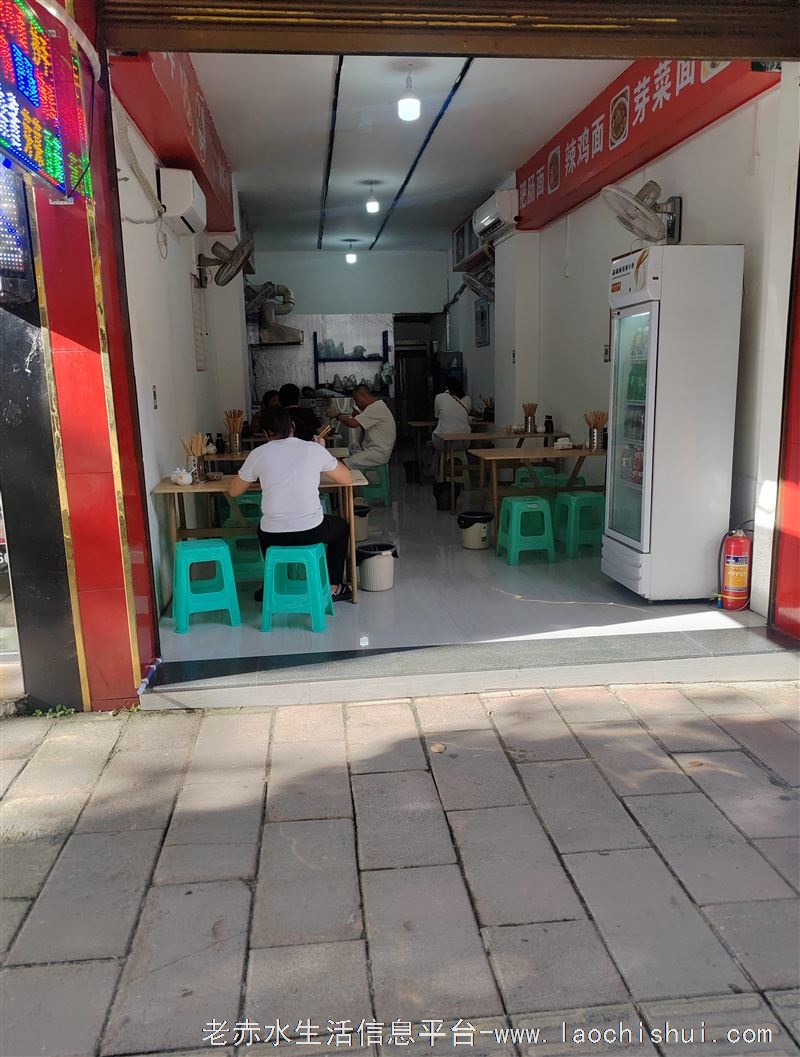 早餐店转让：南桥路博爱医院上行几十米，包括房租一年